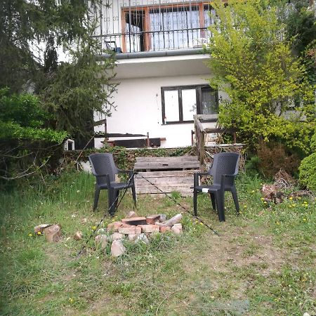 Holiday House Cervena Veza Пиещани Екстериор снимка