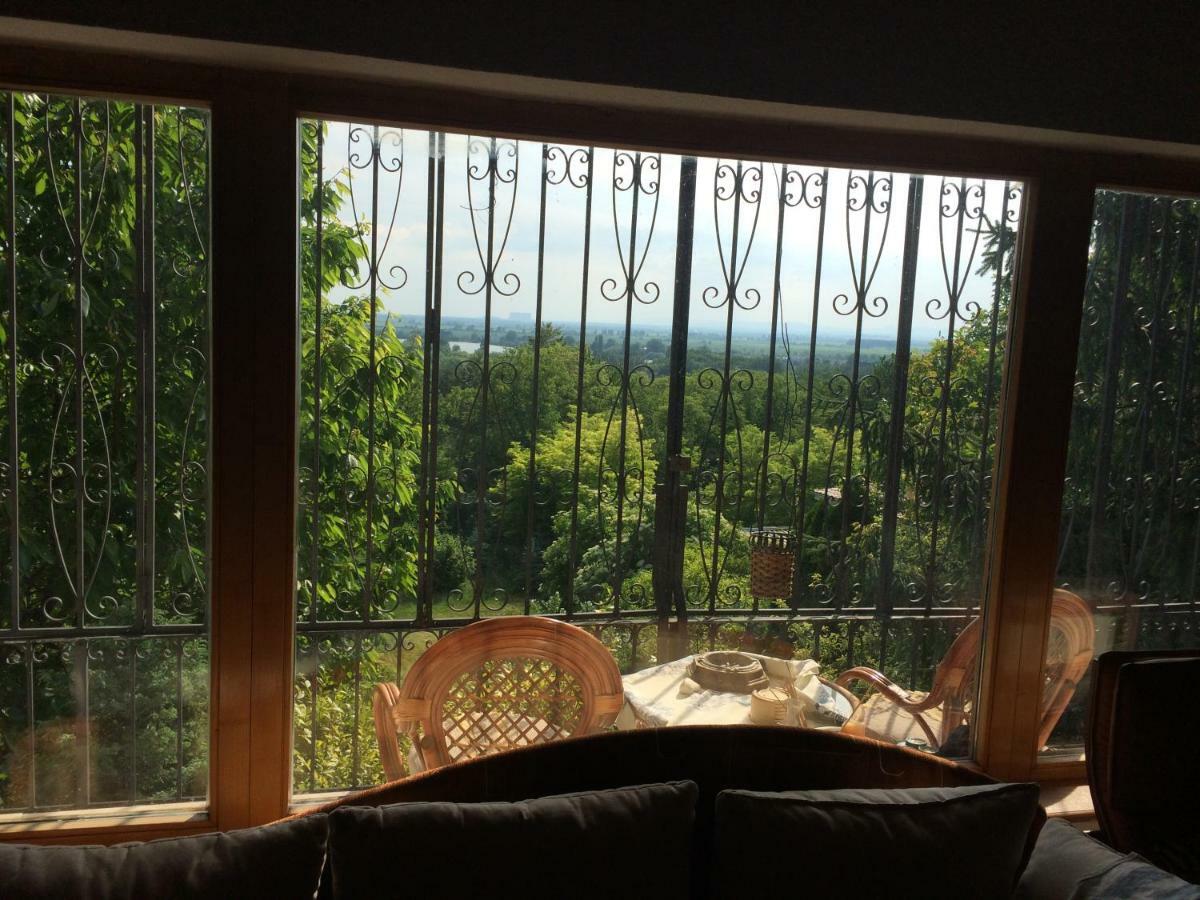 Holiday House Cervena Veza Пиещани Екстериор снимка