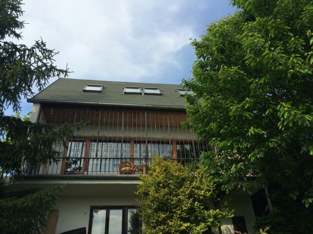 Holiday House Cervena Veza Пиещани Екстериор снимка