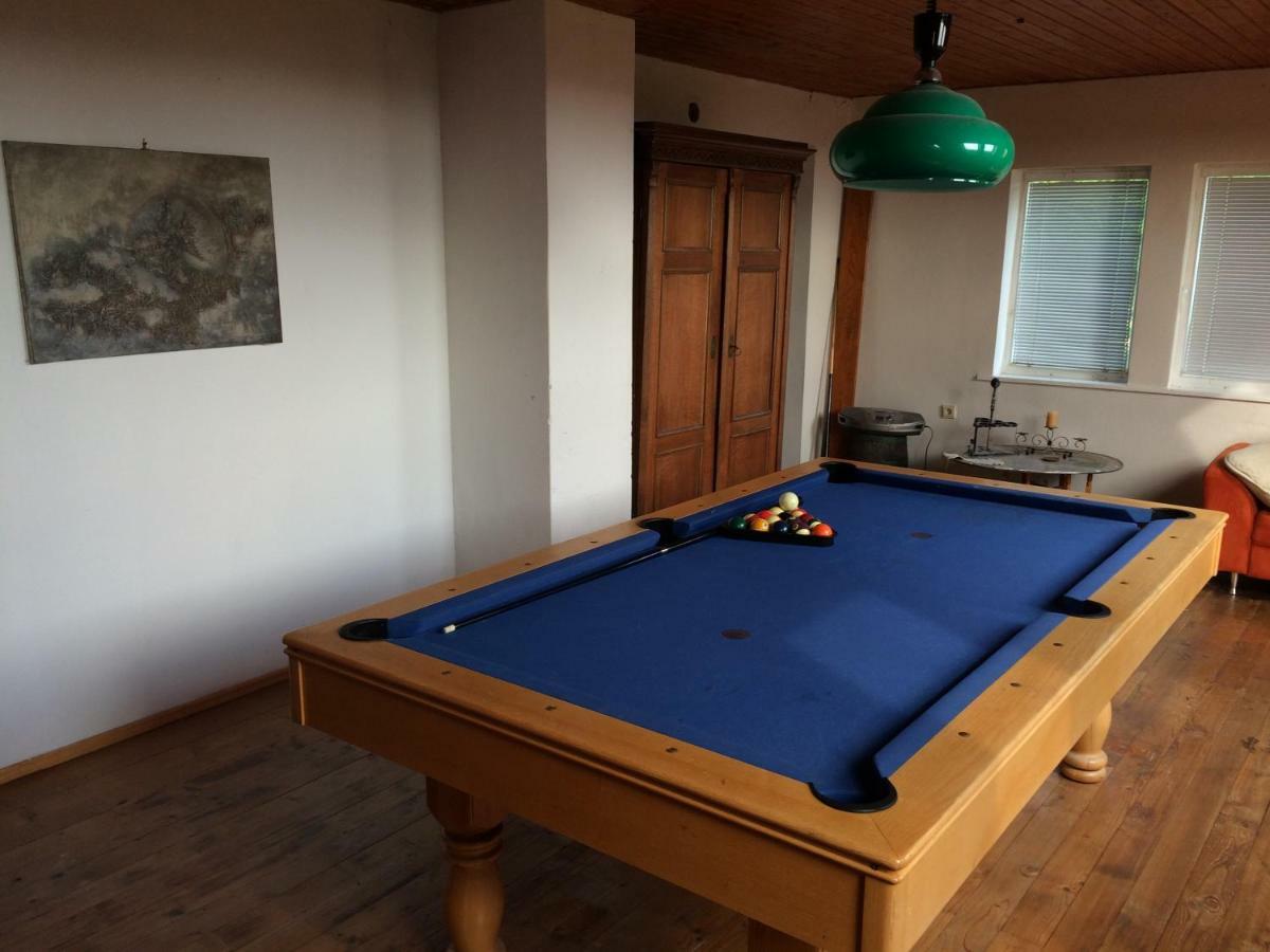Holiday House Cervena Veza Пиещани Екстериор снимка